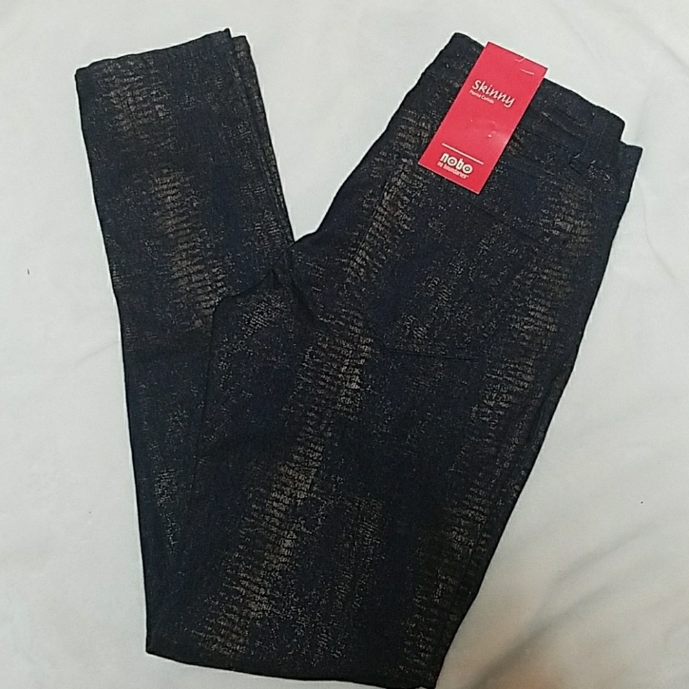 🔥**NWT** Junior's Python Skinny Jeans